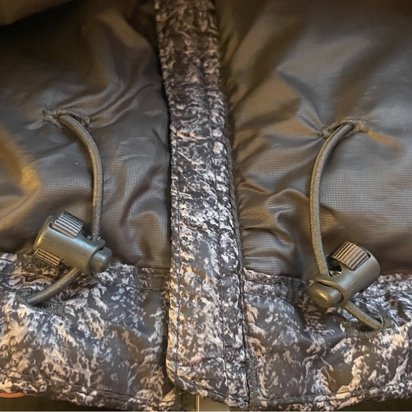 Patagonia Down Sweater Tree Patterned Black White Puffer Jacket - Picture 10 of 11